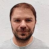 Ali Önissan von Heiners Fahrschule sagt: Was unsere Fahrschüler nicht wissen, können auch viele erfahrene Autofahrer nicht.