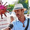 Corona &ndash; nur Einbildung? Der Videoblogger Nikolai Nerling, der im Netz unter &bdquo;Der Volkslehrer&ldquo; bekannt ist, zählt zu ...
