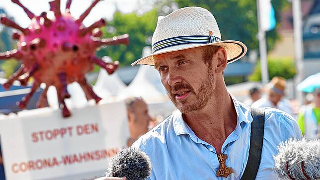 Corona &ndash; nur Einbildung? Der Videoblogger Nikolai Nerling, der im Netz unter &bdquo;Der Volkslehrer&ldquo; bekannt ist, zählt zu ...
