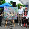 Josef Briechle hat für die 553. Chilbi dieses Kunstwerk geschaffen, das Felix Schreiner mit dem 366. Los gewann. Mit ihm freuen sich ...