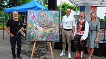 Josef Briechle hat für die 553. Chilbi dieses Kunstwerk geschaffen, das Felix Schreiner mit dem 366. Los gewann. Mit ihm freuen sich ...