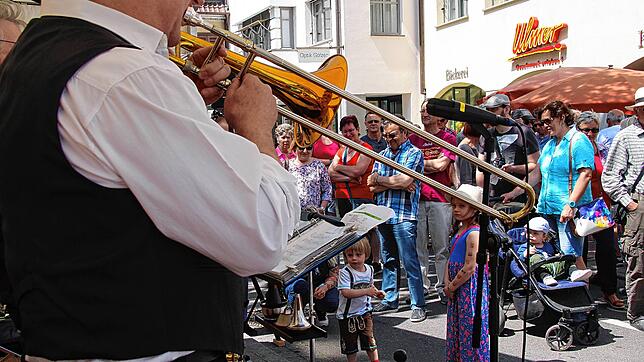 Endlich wieder Musik in der Stadt: Das Dixiefest soll nach zwei Absagen in den Jahren 2020 und 2021 nun wieder am 8. Mai stattfinden. ...