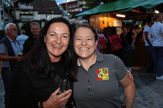 Bild 14: Das Dingelsdorfer Herbstfest 2025 ist eröffnet: So wird am ersten Abend gefeiert