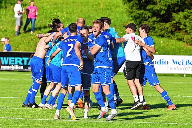 Bild 19: FC Erzingen steigt nach 3:2 gegen FC Emmendingen in die Landesliga auf &ndash; wir haben Bilder!