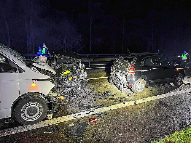 Drei der fünf beteiligten Autos.