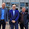 Die Geschäftsführung der L.Schaible GmbH & Co. KG mit Mathias Krauss, Bernd Schaible und Stefan Ballier vor dem neu übernommenen Werk in ...