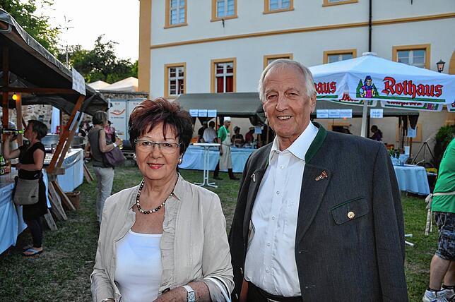 Landtagspräsident i.R. Peter Straub mit seiner Frau Margot. Foto Ursula Ortlieb