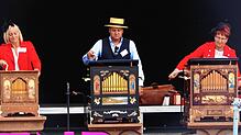 Eines der Höhepunkte des Drehorgelkonzertes war das Trio mit Eva-Maria Raffin aus Überlingen, Dominic Zumkehr aus dem schweizerischen ...