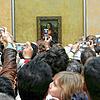 Ganz normaler Alltag im Louvre: Das dahinten könnte die Mona Lisa sein. Hier ein Bild aus dem Jahr 2005 &ndash; damals war die ...