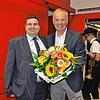 Jan Albicker (links) ist der neue Bürgermeister der Gemeinde Weilheim. Das Bild zeigt ihn zusammen mit dem derzeit amtierenden ...