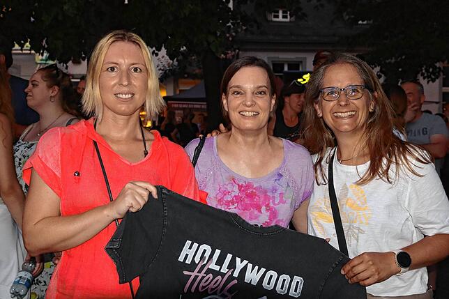 Sibylle Kaul, Eva Krojer und Meike Rummel (von links) sind nach dem Konzert voll des Lobes: „Es war ein unvergesslicher Sommerabend.“
