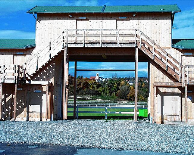 Im Aacher Mega Event Park des Naturstadions Hirtenhof findet im August das Electro Open Air statt.