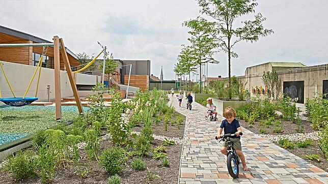 So sieht es in anderen Städten aus: In Nürnberg gibt es bereits einen Kindergarten auf einem Hausdach. So oder so ähnlich könnte schon ...