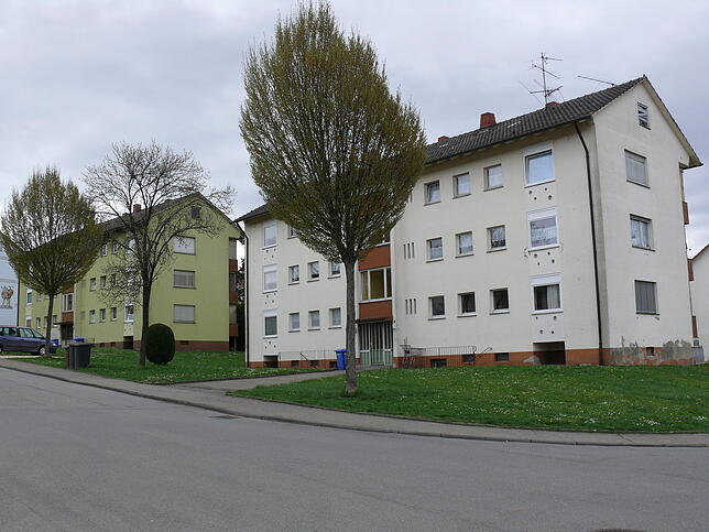 An dieser Stelle in der Albert-Schweitzer-Straße möchte die Stadt mit neuen Wohngebäuden den Wohnraum verdichten und weitere ...
