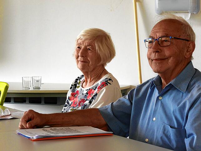 Marita Henggeler und Wolfgang Heil erinnerten sich an Ereignisse aus den Jahren des Zweiten Weltkriegs und der Nachkriegsjahre.