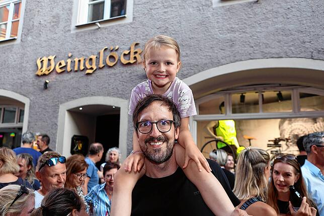 Bild 24: Konstanzer Gassenfreitag: Am 4. Juli haben zahlreiche Besucherinnen und Besucher in der Niederburg gefeiert.