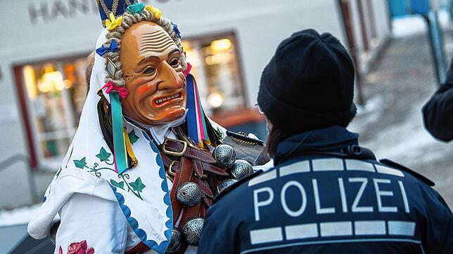 Mit der Fasnacht kann es 2022 nur besser werden. Die Zünfte im Südwesten setzen darauf, dass sie ihr Häs im kommenden Winter wieder ...