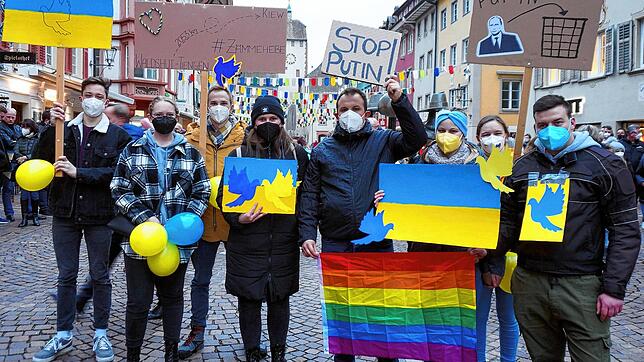 Deutliche Botschaft: Auch in Waldshut-Tiengen war die Solidarität mit der Ukraine nach Kriegsausbruch 2022 groß (hier: Teilnehmer einer ...