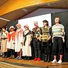 Eine tolle Show über &bdquo;Rotkäppchen und dem bösen Wolf&ldquo; boten die Oberalpfener Gymnastikfrauen.