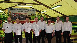 Ehrungen bei der Feuerwehr Engelswies (von links): Michael Reitter (Kreisbrandmeister), Alfons Sauter, Albrecht Sauter, Wolfgang Pfeifer ...