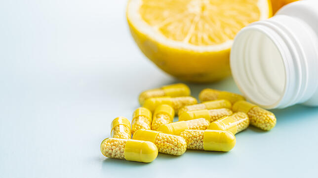 Gepuffertes Vitamin C ist besonders für säureempfindliche Menschen geeignet. Doch was genau bedeutet gepuffert eigentlich und welche ...