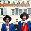 Gerhard Neugebauer (links, Einungsmeister von Rickenbach und Redmann) und Wolfgang Kaiser (Einungsmeister von Dogern) stehen auf diesem ...