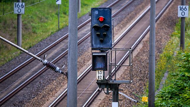 Zwischen Zwingenberg (Baden) und Mosbach-Neckarelz fahren keine Züge mehr. (Symbolbild)