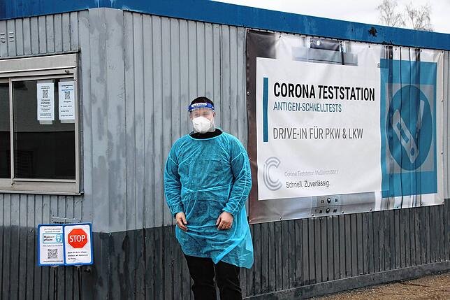 Seit 22. Dezember betreibt Rudolf Adler die Teststation B 311, eine Drive-In-Station für Pkw und Lkw, an der Bundesstraße ...