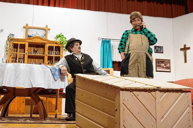 Bild 3: Die Premiere von „Der ledige Bauplatz“ – Ein vergnüglicher Theaterabend in Tiengen