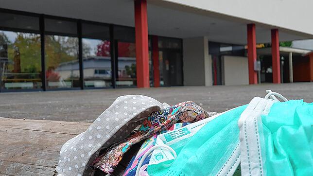 Maskenpflicht im Unterricht gilt ab Montag, 19. Oktober, an den weiterführenden Schulen. Unser Bild zeigt den Eingangsbereich der ...