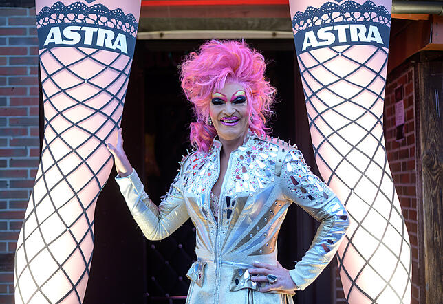 Die politisch engagierte Dragqueen Olivia Jones feiert ihren Geburtstag am 21. November. Die Dschungelcamp-Zweite von 2013 betreibt Bars ...