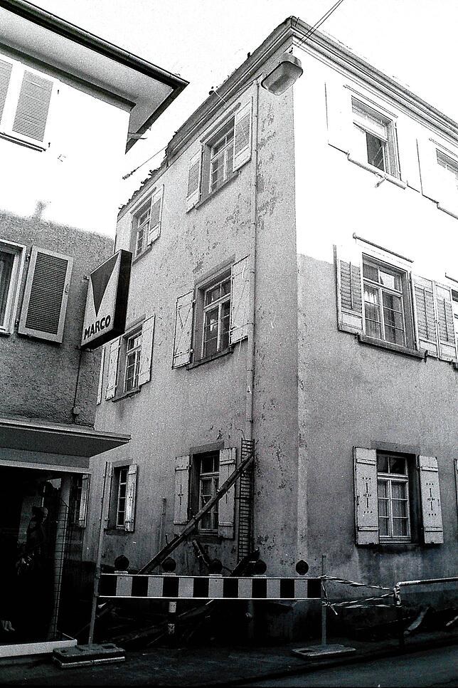 Bild 17: Gedächtnis der Region: Bilder vom Großbrand des Stockacher Polizeireviers 1992 und dem Umbau