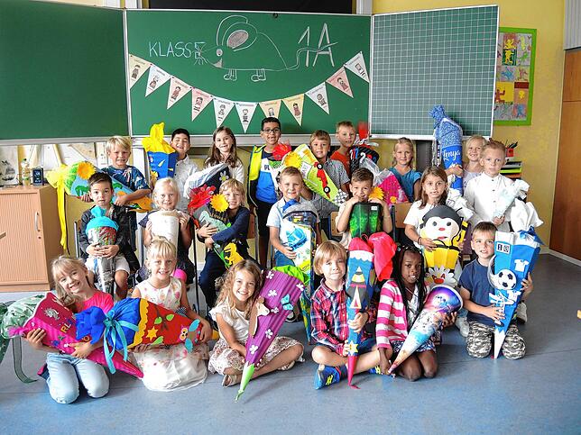21 Schüler wurden dieses Jahr an der Grundschule in Küssaberg in der Klasse 1a eingeschult. Klassenlehrerin ist Frau Ips.