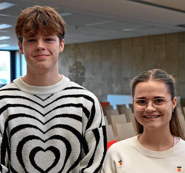 Julius und Lena zeigten sich zufrieden mit der Podiumsdiskussion.