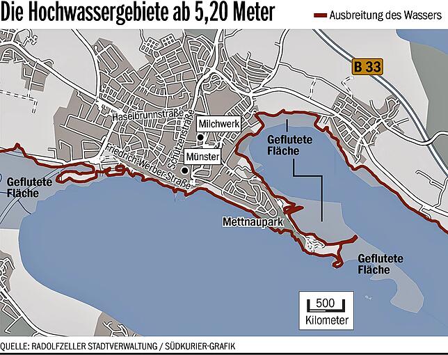 Bild 2: Warnung vor Hochwasser: Radolfzeller Feuerwehr rät Hausbesitzern im Hochwassergebiet sich auf das Wasser vorzubereiten