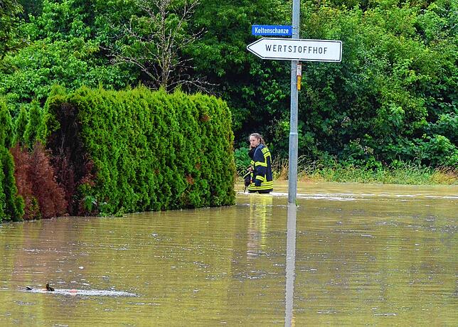 Bild 14: Bilder vom Unwetter in Markdorf: Evakuierung des Campingplatzes