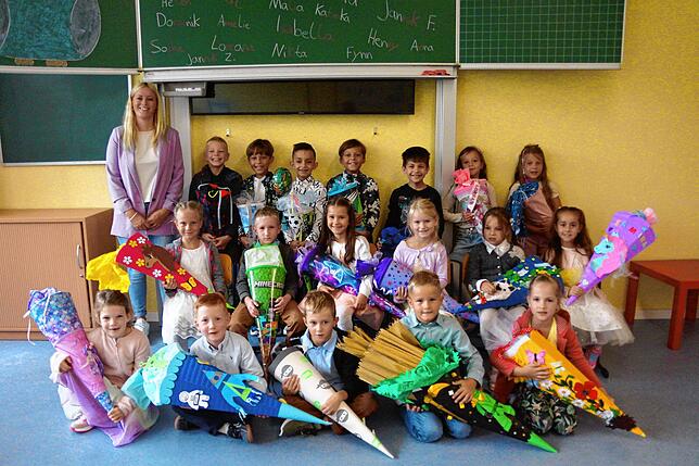 22 Jungen und Mädchen wurden in die Klasse 1b der Grundschule Kadelburg eingeschult. Klassenlehrerin ist Anja Zimmermann.