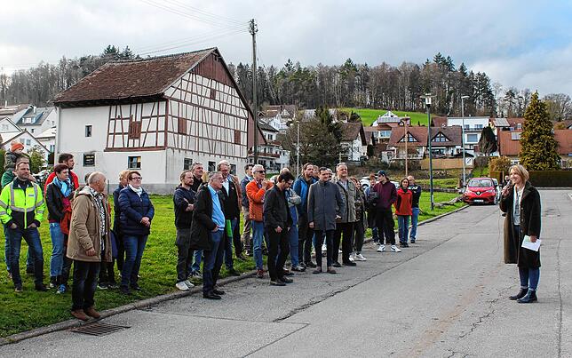 Bürgermeisterin Susen Katter (rechts) drückte ihre Begeisterung über den raschen Baufortschritt aus.