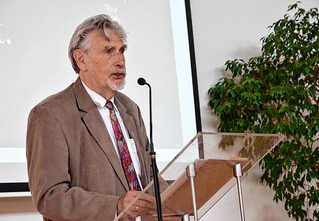 Hermann Zitzlsperger hält den Festvortrag zum CBW-Jubiläum.