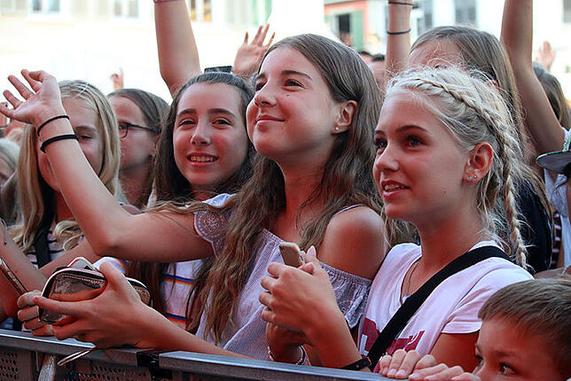 Bild 26: Namika begeistert 1800 Fans in Markdorf. Wir haben alle Bilder