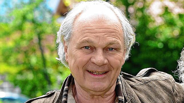 Nach 14 Jahren ist endgültig Schluss! Schauspieler Michael König steigt bei „Die Bergretter“ aus.