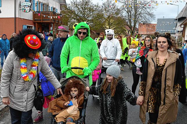 Auch der Kindergarten Regenbogen aus Buchenberg nimmt am Kinderumzug in Neuhausen teil.