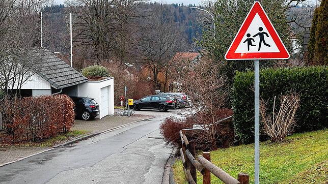 In den engen Straßen in Wiechs gibt es keine Gehwege. Bild: Thomas Winckelmann
