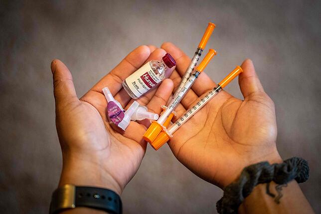 Bekannt ist die Behandlung von Diabetes mithilfe von Insulin.
