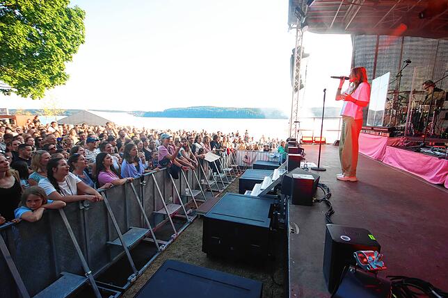 Bild 17: Sophia begeistert 1500 Fans im Uferpark