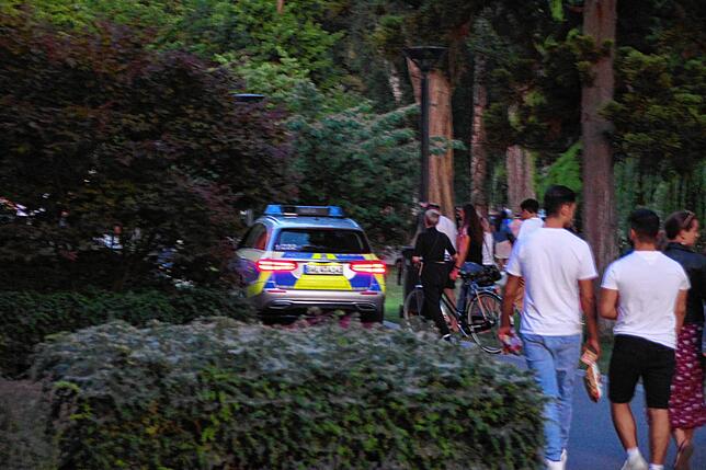 Die Polizei auf Streife im Herosé-Park.