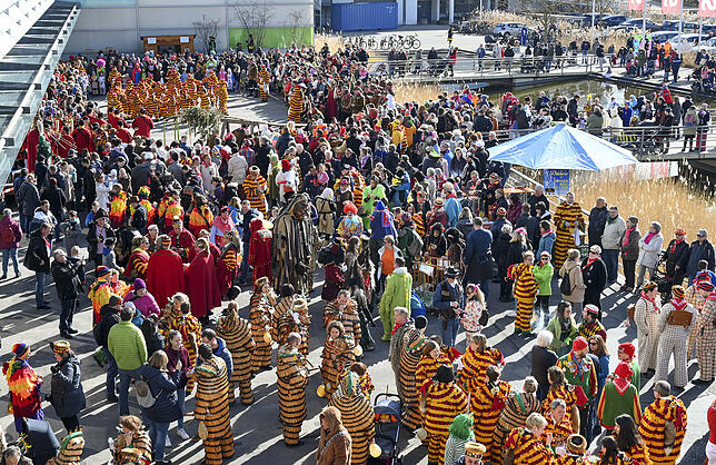 Bild 3: Bilder vom Kinderbaumstellen