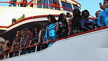 Bild : Torture Ship 2022 legt in Konstanz an – Alle Bilder vom BDSM-Schiff, Teil 1