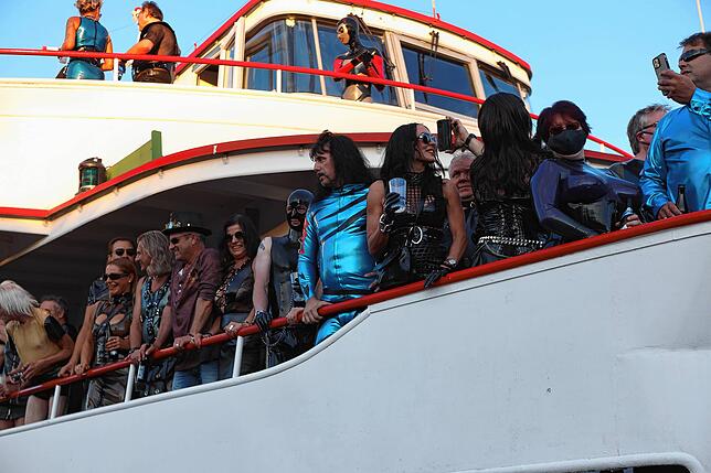 Bild 1: Torture Ship 2022 legt in Konstanz an – Alle Bilder vom BDSM-Schiff, Teil 1