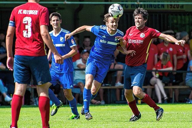 Bild 23: FC Weizen bleibt nach 2:0-Sieg beim FC Huttingen in der Kreisliga A &ndash; und wir haben Bilder